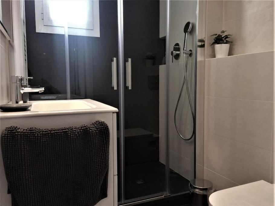 Lovely & Bright Vila Olimpica Beach Apartment 바르셀로나 외부 사진